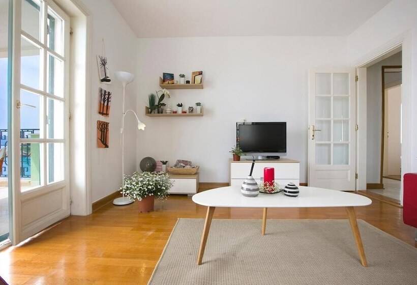 Beach Apartment Sveti Stefan