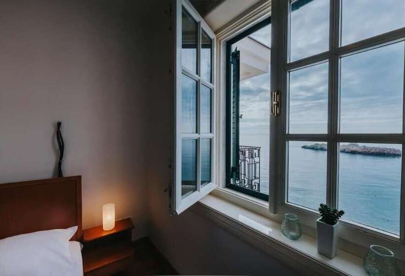 Beach Apartment Sveti Stefan