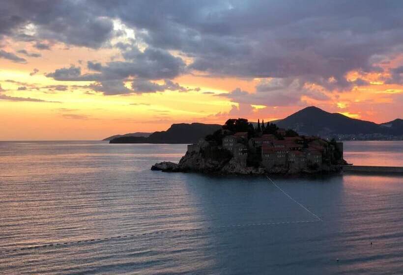 Beach Apartment Sveti Stefan