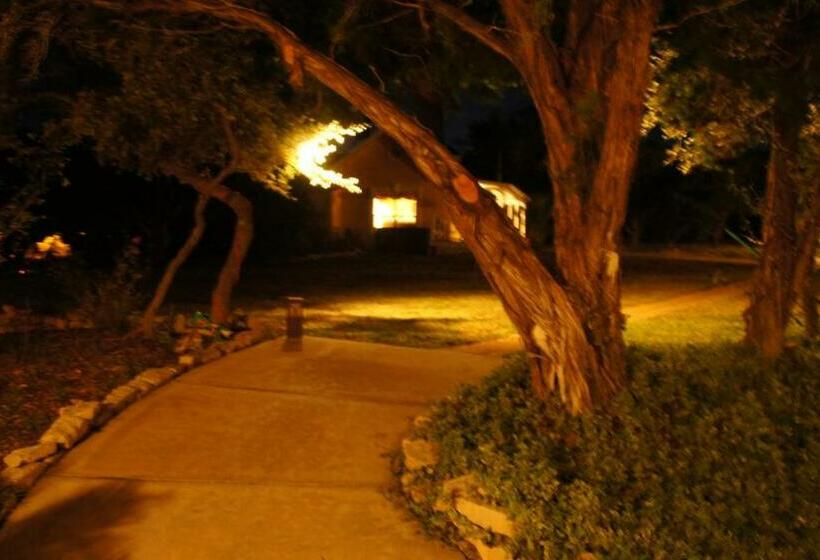 بنسيون Tnt Hill Country Getaways