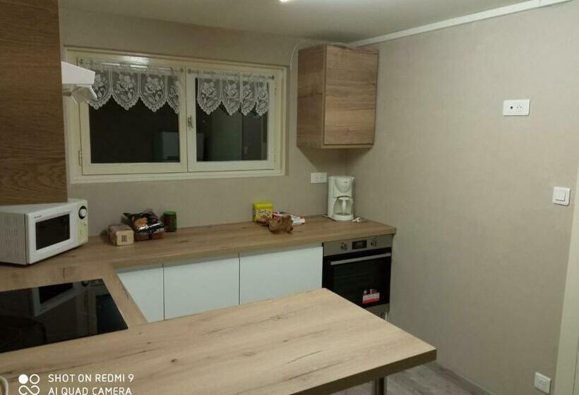 Chez J P Bel Appartement 2 P Classé 3 étoiles Situé Au Calme Avec Terrasse, Jardin Et Wifi Gratuite