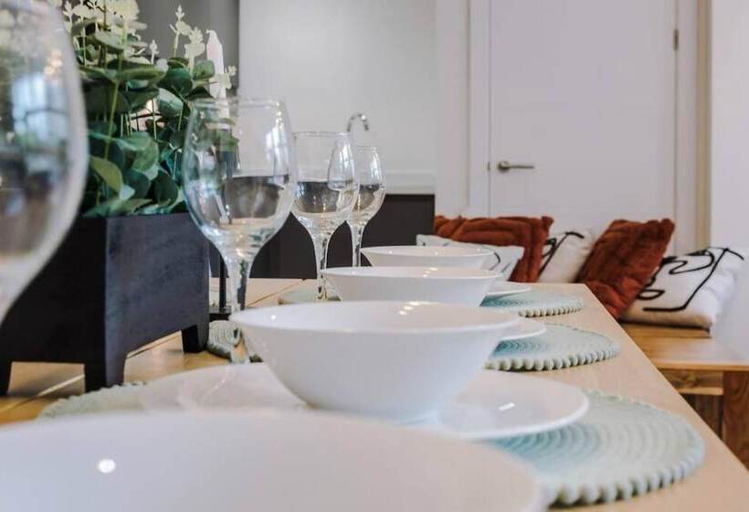 Host & Stay   The Rodney Courtyard