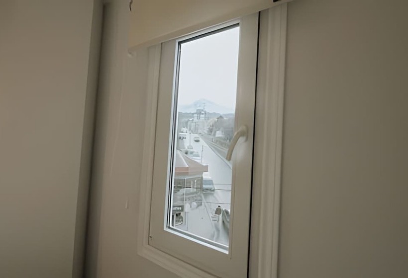 Aunaisin   Nona Kate