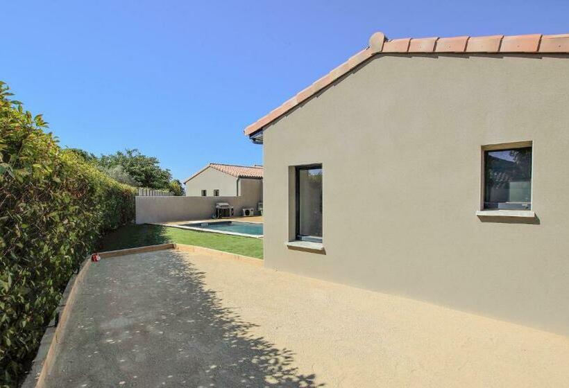 Amazing Home In Cléon D Andran