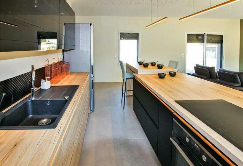 Amazing Home In Cléon D Andran