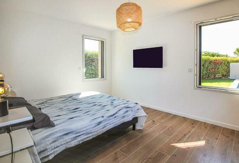 Amazing Home In Cléon D Andran