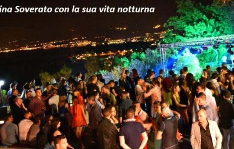 Charme A 300 Mt Dal Mare   Calabria