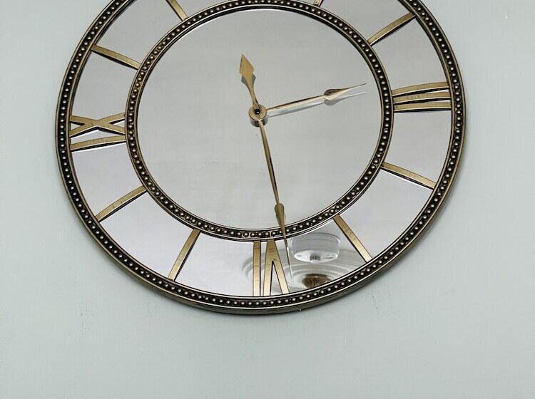 Charming 2 Bedroom Apartment Located In Ayr