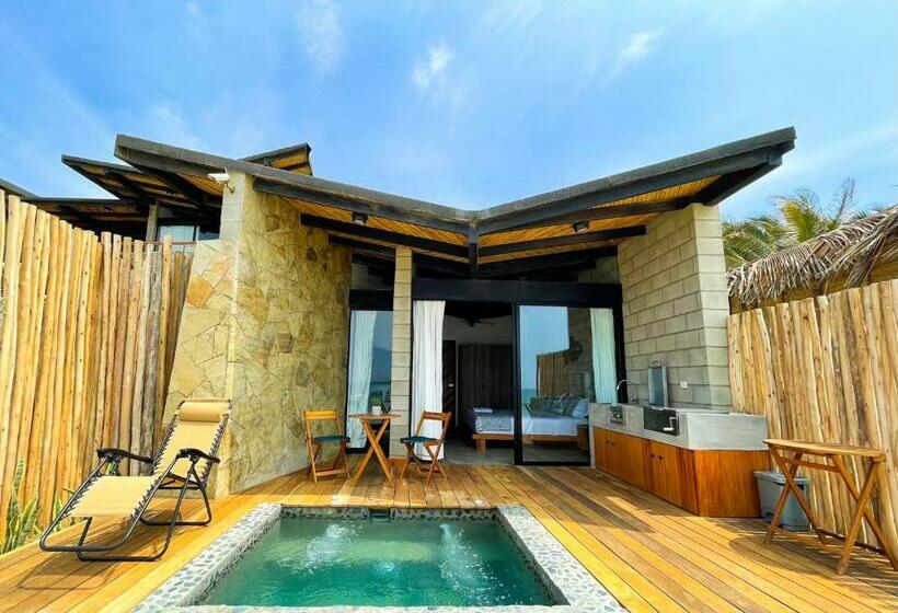 Diem Vichayito Beachfront Eco Luxury