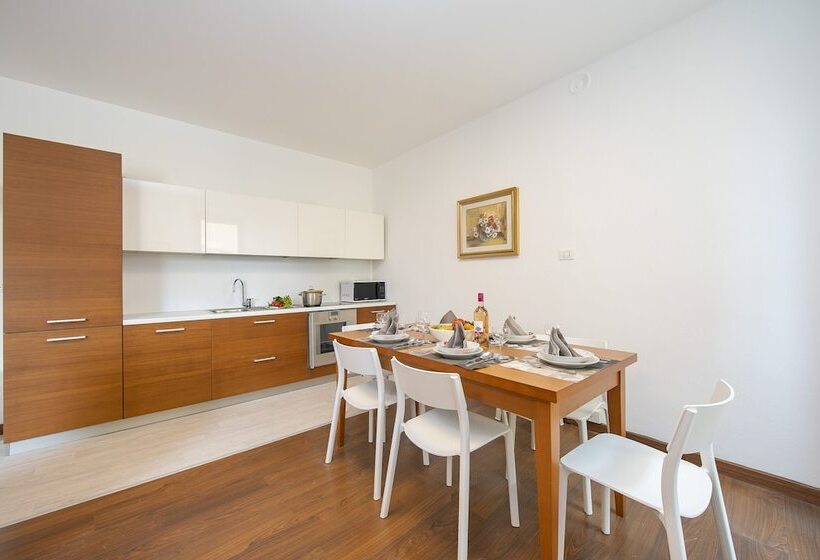 Residenza Rocca Del Lago 4 Happy Rentals