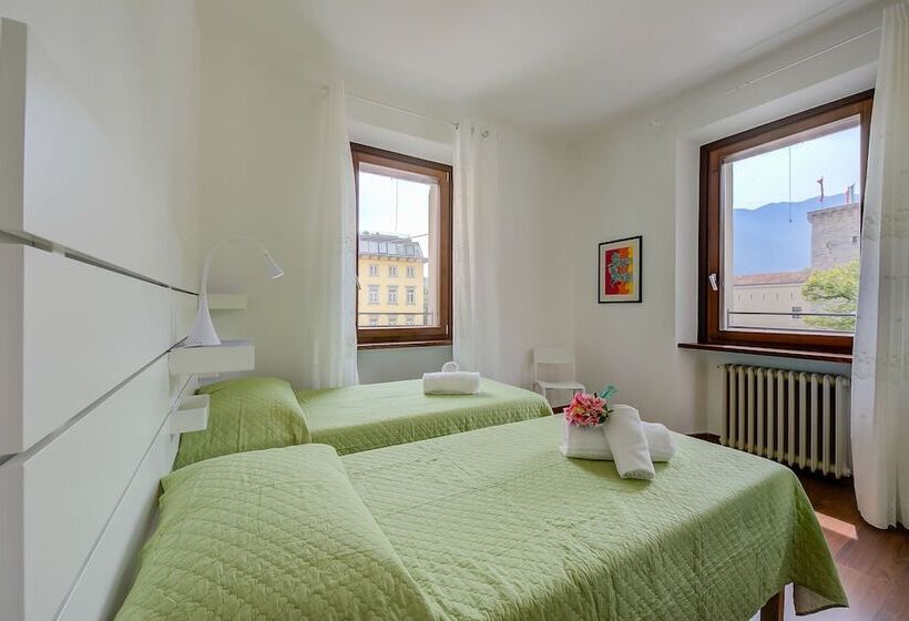 Residenza Rocca Del Lago 4 Happy Rentals