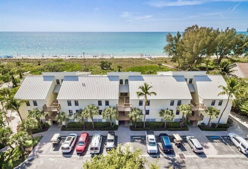 South Seas Beach Villa 2001