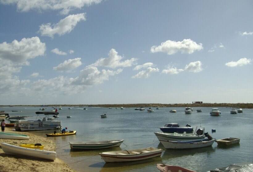 800m From The Boat To Praia Das Cabanas, With Pool, Terrace, Wifi And Aircon