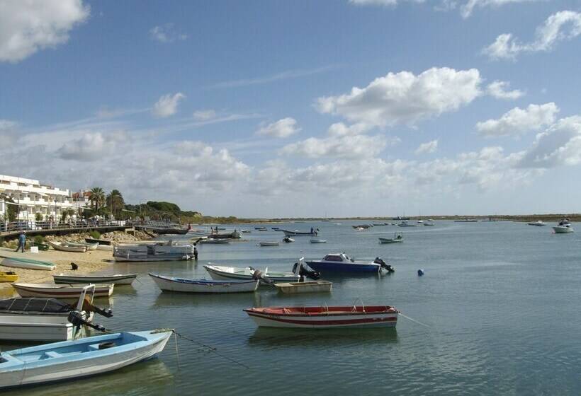 800m From The Boat To Praia Das Cabanas, With Pool, Terrace, Wifi And Aircon