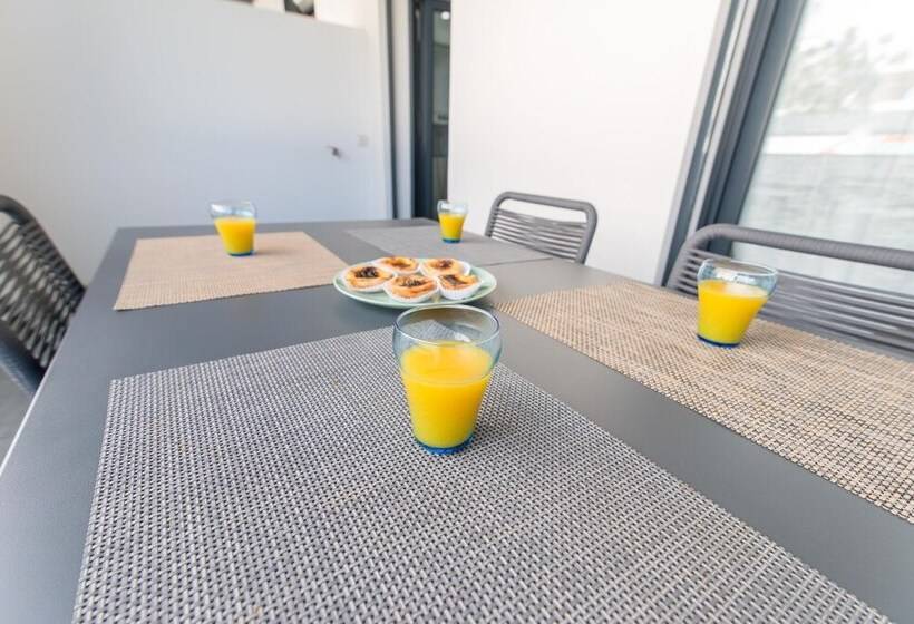 800m From The Boat To Praia Das Cabanas, With Pool, Terrace, Wifi And Aircon