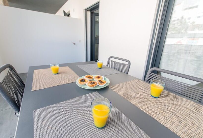 800m From The Boat To Praia Das Cabanas, With Pool, Terrace, Wifi And Aircon