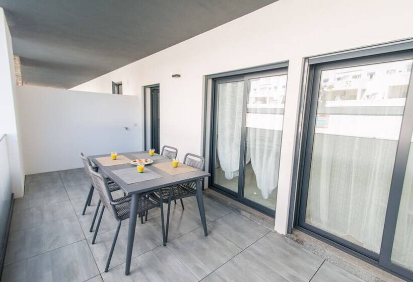 800m From The Boat To Praia Das Cabanas, With Pool, Terrace, Wifi And Aircon