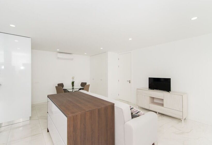 800m From The Boat To Praia Das Cabanas, With Pool, Terrace, Wifi And Aircon