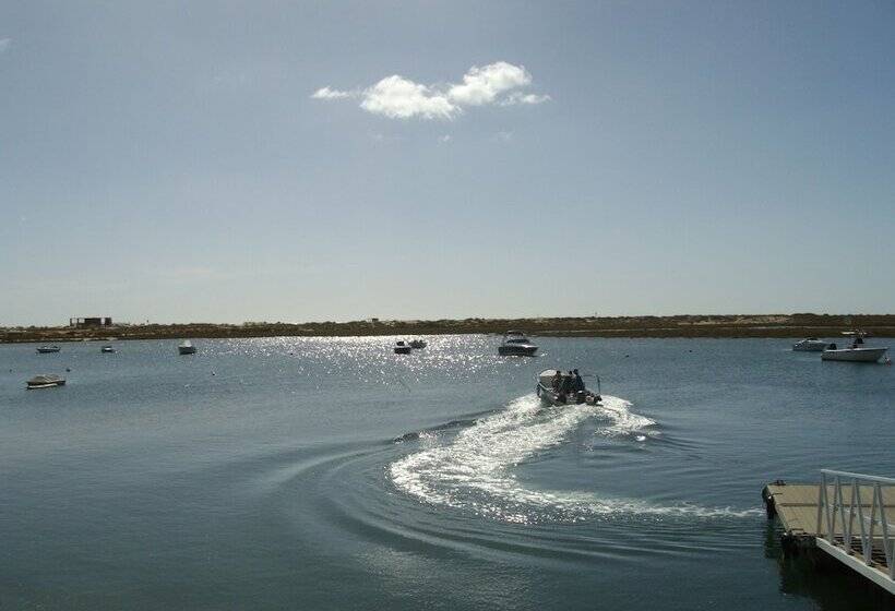 800m From The Boat To Praia Das Cabanas, With Pool, Terrace, Wifi And Aircon