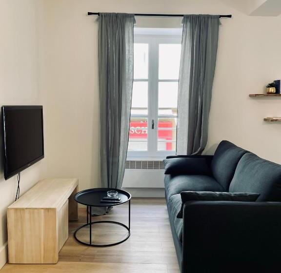 Superbe Appartement T2 En Plein Centre D Ajaccio, Rue Fesch