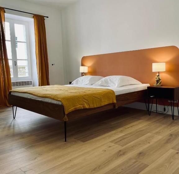 Superbe Appartement T2 En Plein Centre D Ajaccio, Rue Fesch