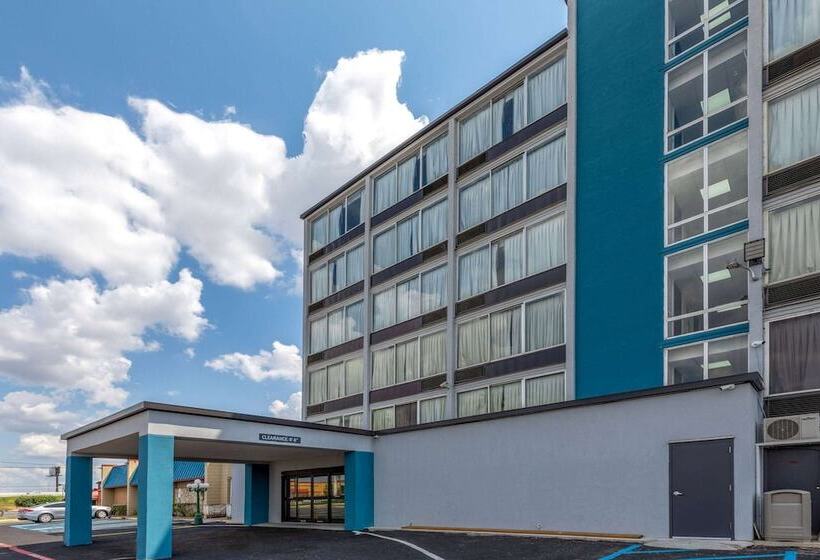 هاستل Baymont By Wyndham Laredo