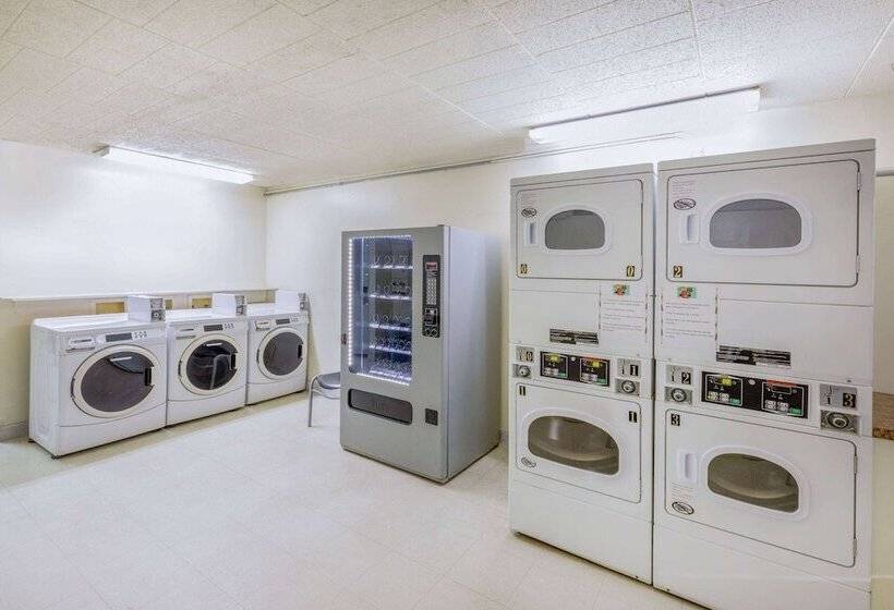 هاستل Baymont By Wyndham Laredo