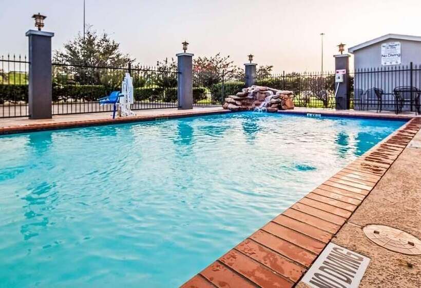 هاستل Baymont By Wyndham Laredo