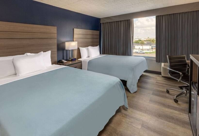 هاستل Baymont By Wyndham Laredo