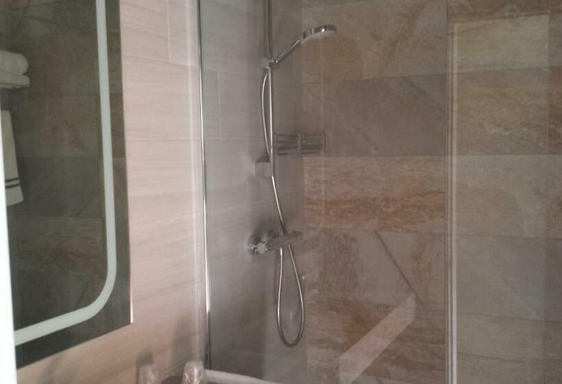 پانسیون Hostal Noli