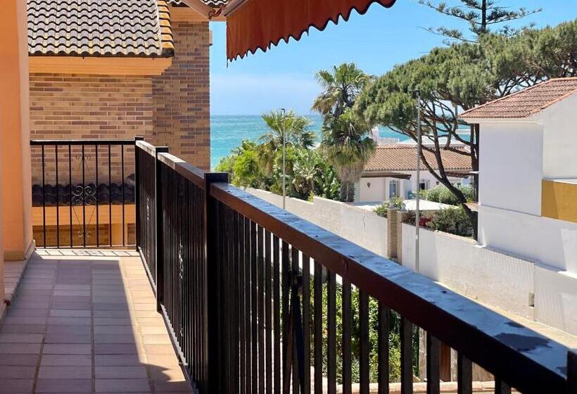پانسیون Hostal Noli