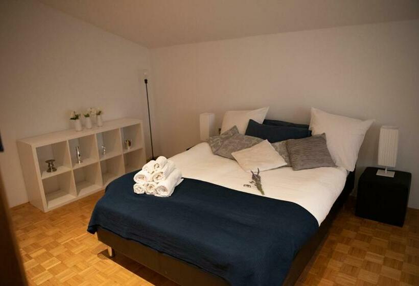 تختخواب و صبحانه Castle House Rooms, Swimming Pool & Sauna & Tennis Court & Wine Cellar