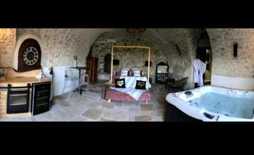 مبيت وإفطار Le Manoir Chambre D Hôte De Charme Avec Jacuzzi Privatif