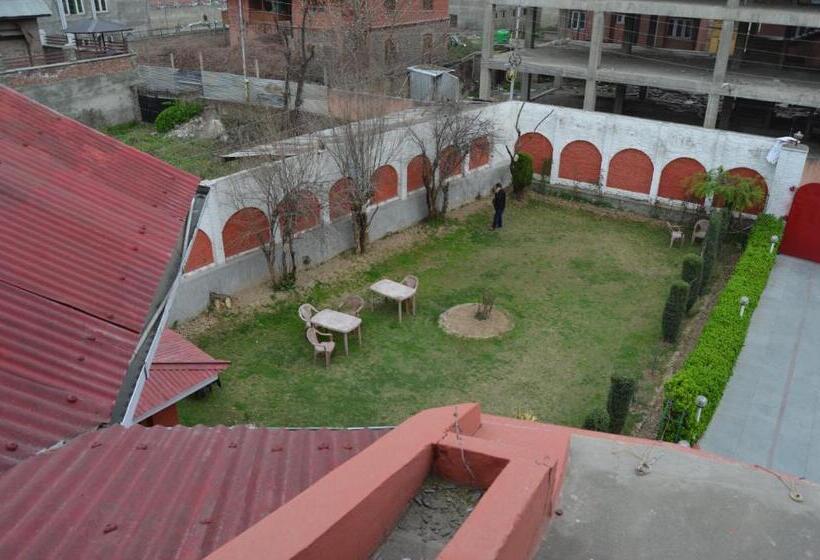 Hotel Zippino Lal Chowk