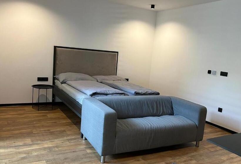 ペンション Kamel Club Restaurace A Penzion