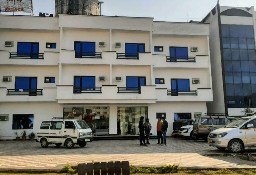 Adarsh Palace By Geetanjali Group Of Hotels