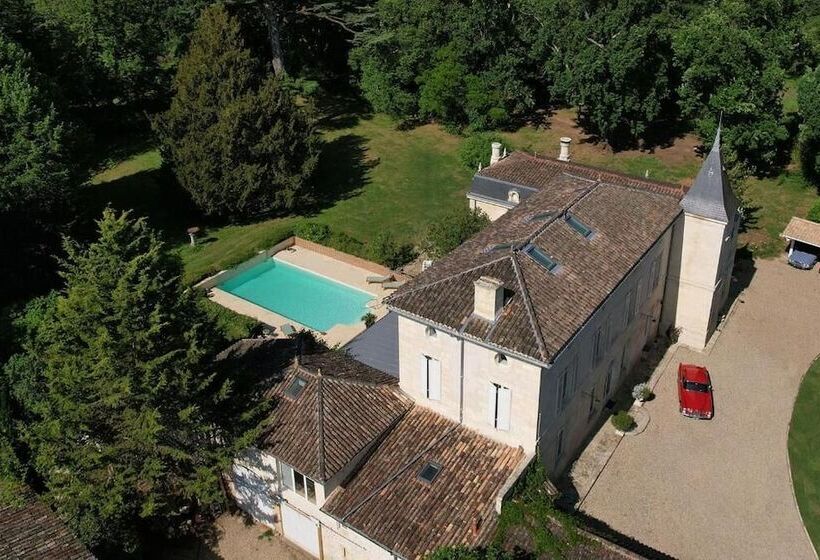 ベッドアンドブレックファースト Château Fleur D Aya