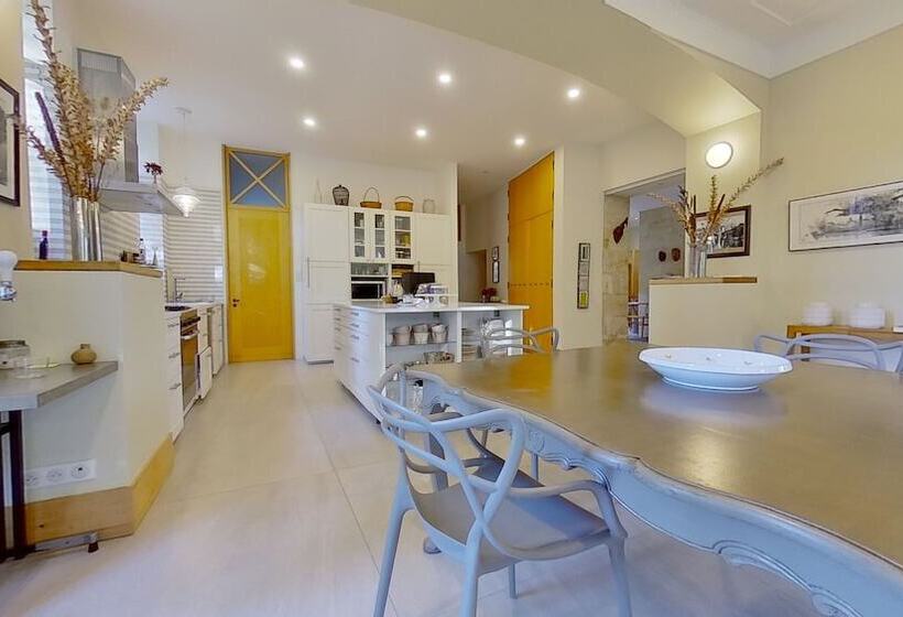 ベッドアンドブレックファースト Château Fleur D Aya