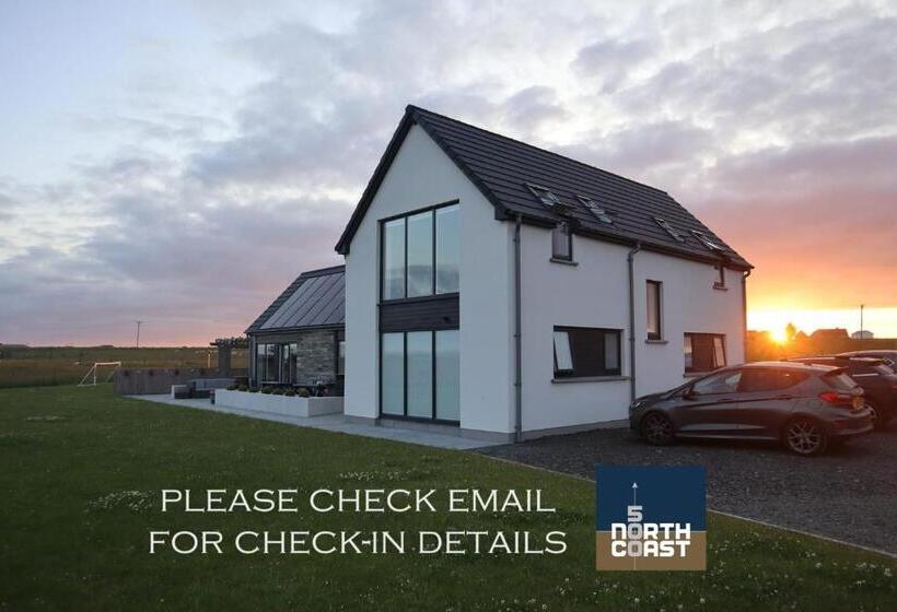 مبيت وإفطار Flotnar Hús   Ensuite Rooms