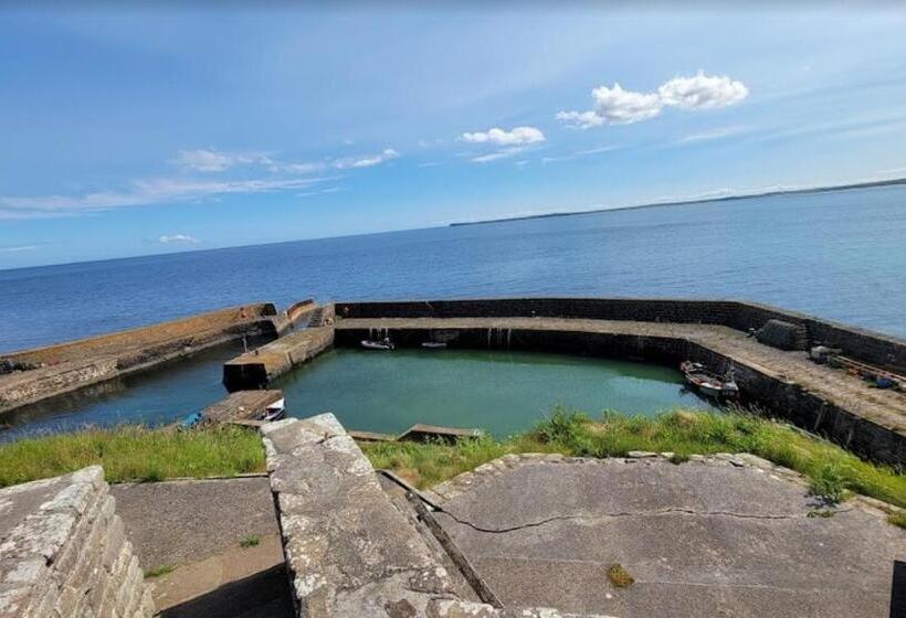 مبيت وإفطار Flotnar Hús   Ensuite Rooms