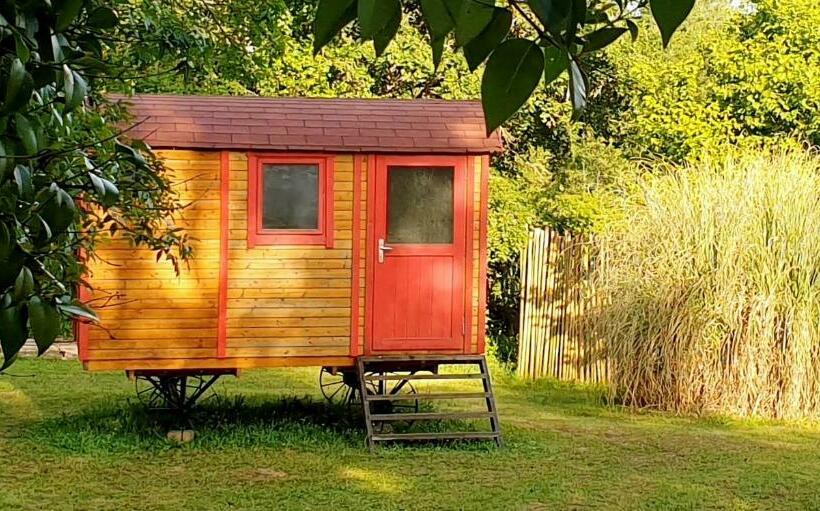 צימר Les Gîtes Du Hameau Avec Piscine