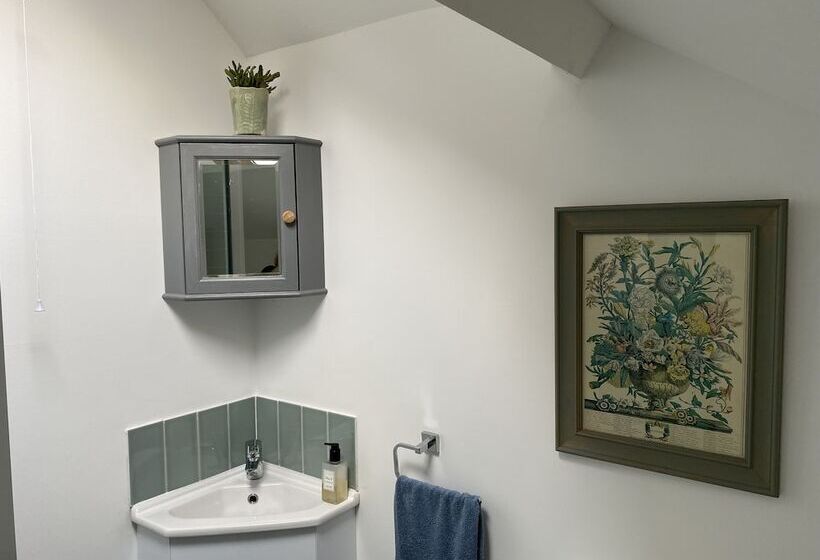 ベッドアンドブレックファースト Six On Castle