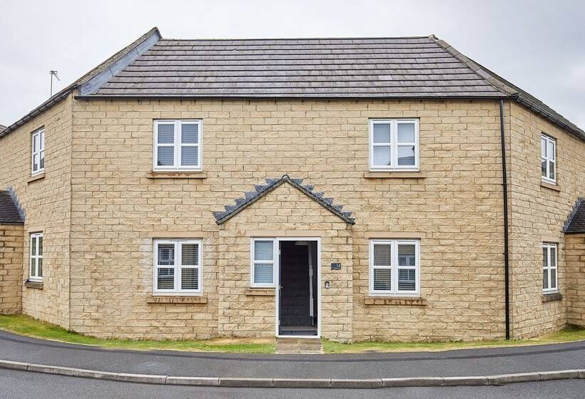 Host & Stay   Aynsley Mews