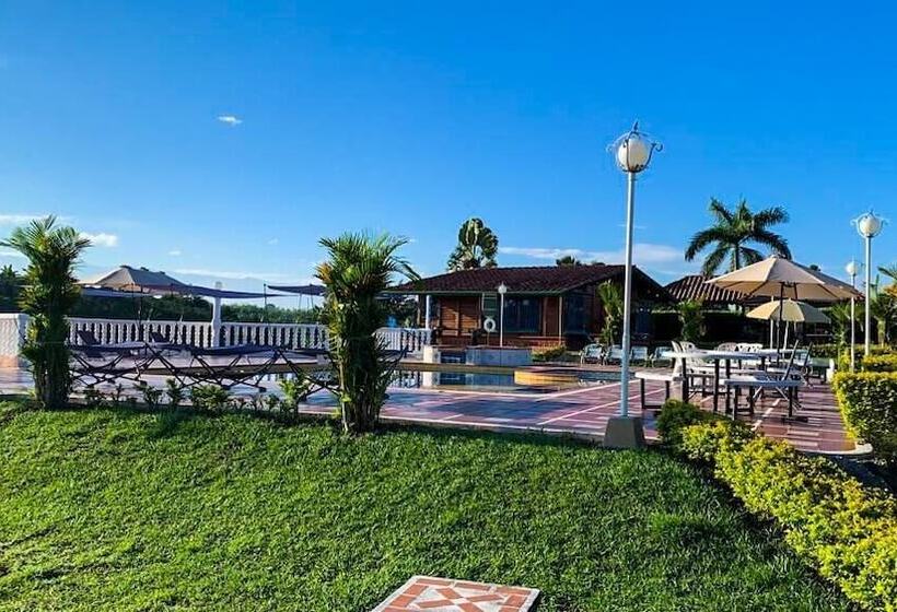 هتل Cabitat Cabañas