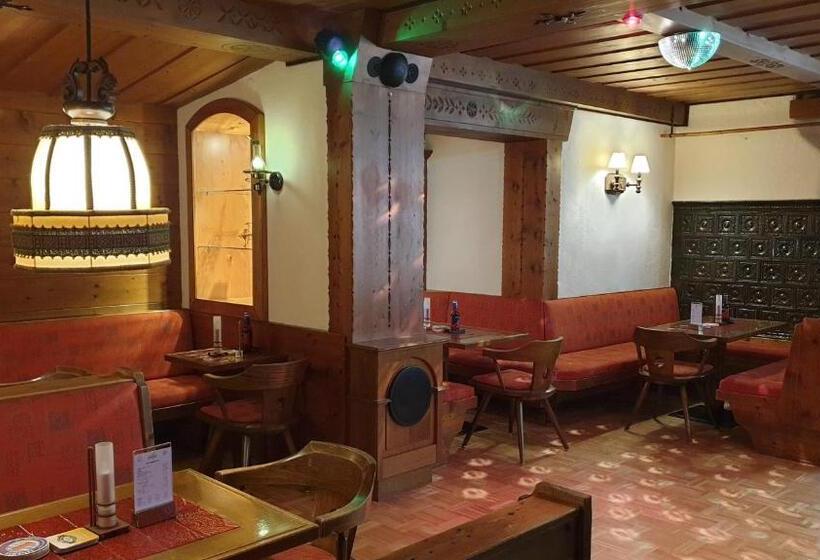 ホテル Restaurant Edelweiß Garni