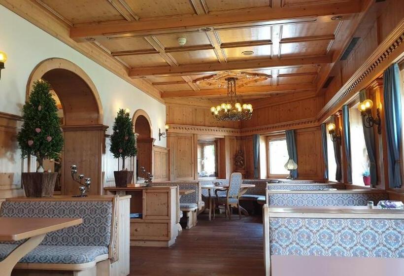 ホテル Restaurant Edelweiß Garni