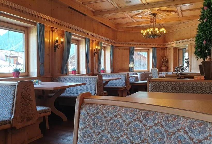 ホテル Restaurant Edelweiß Garni