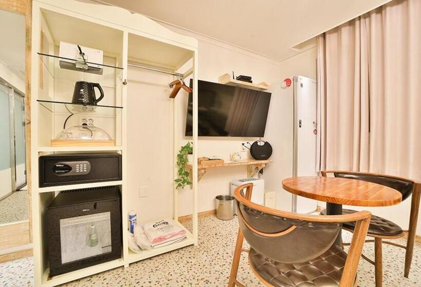 Daegu February Hotel Dongdaegustation