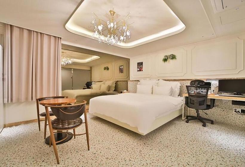 Daegu February Hotel Dongdaegustation