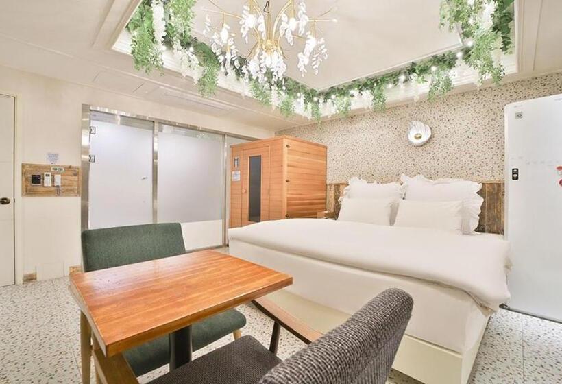 Daegu February Hotel Dongdaegustation